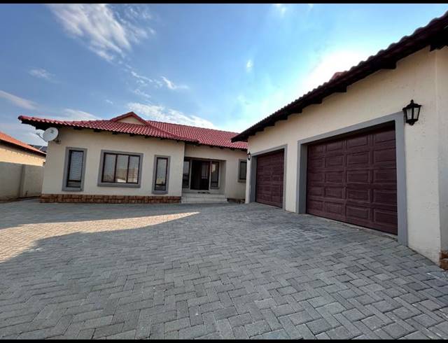 5 BEDROOM HOUSE FOR SALE IN SAVANNAH COUNTRY ESTATE